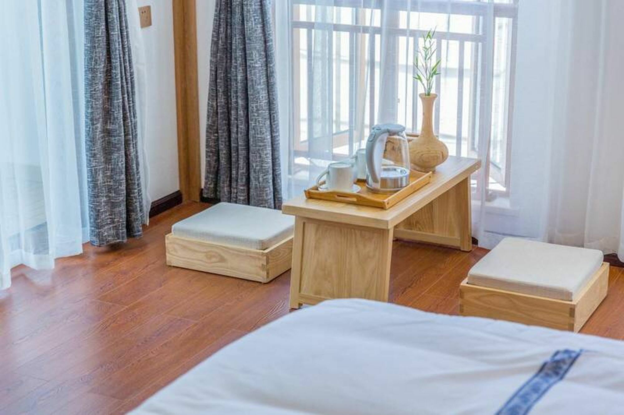 ホテル The South House 麗江市 エクステリア 写真