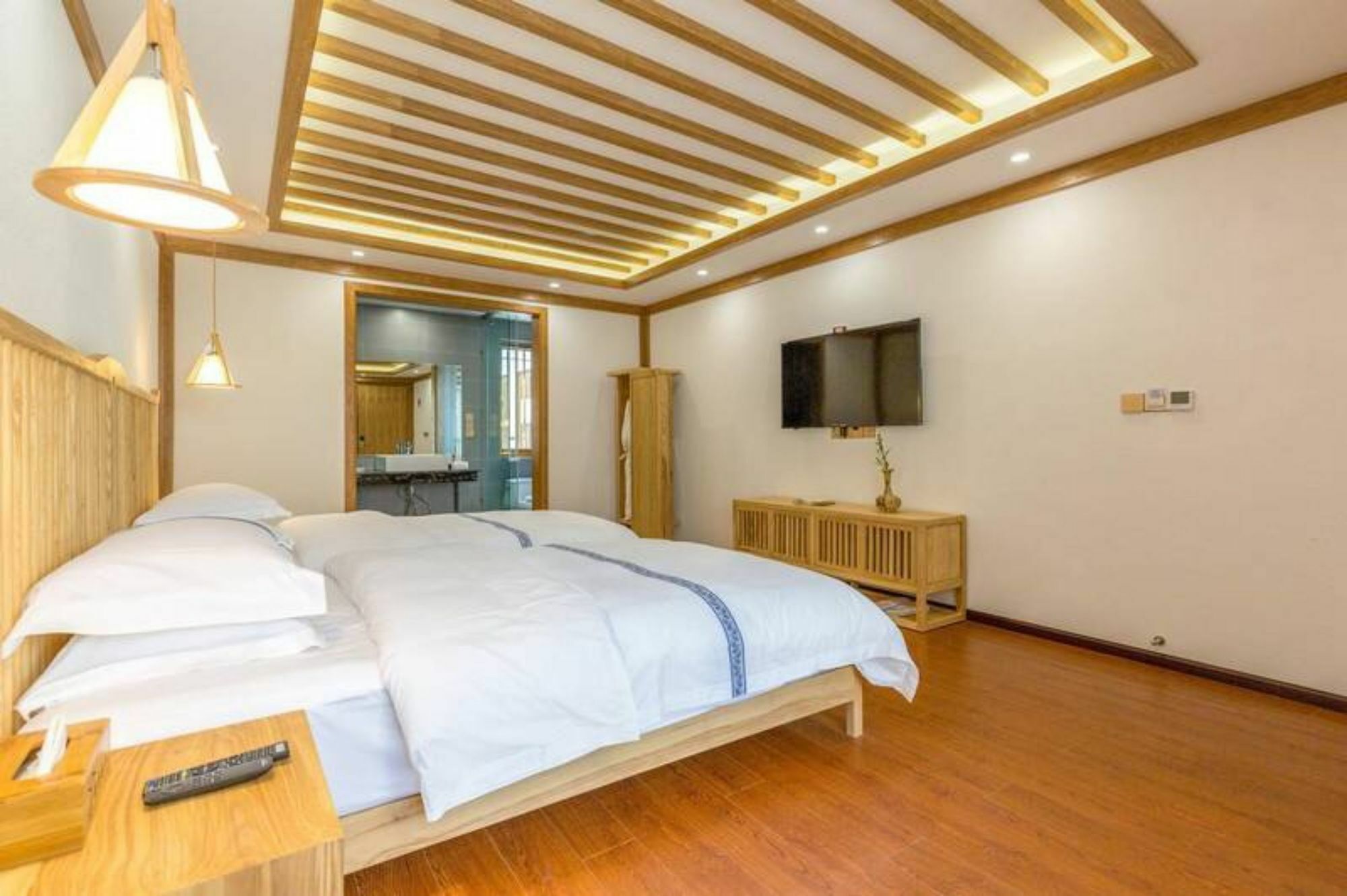 ホテル The South House 麗江市 エクステリア 写真
