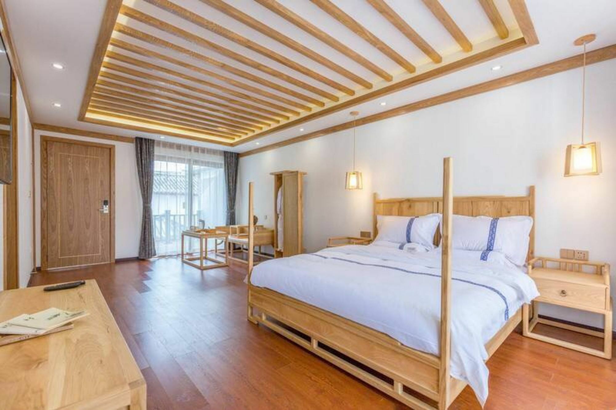 ホテル The South House 麗江市 エクステリア 写真